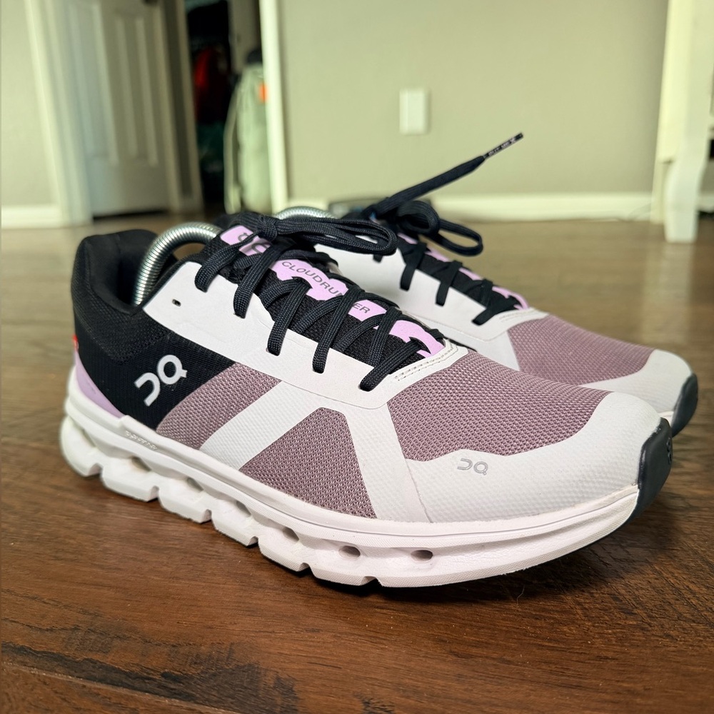 On Cloud Cloudrunner. Wmns sz 10